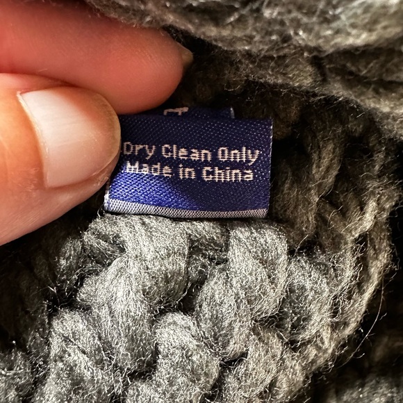 NEW Revolve Hat Attack Chunky Knit Cuffed Pom Beanie in Grey Women’s OS - Picture 7 of 8